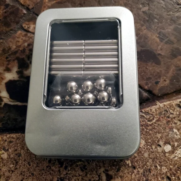 Magnetic Rods & Balls Puzzle Set in Tin can NEW - Picture 2 of 8